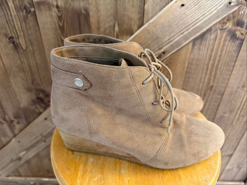 Dr. Scholl’s Conquer Taupe Brown Faux Suede Wedge Ankle Boots Size 9M